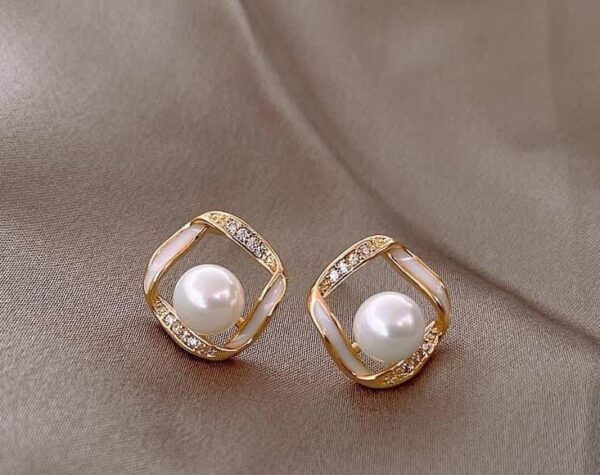 Square Design Gold Plated Beautiful Pearl Earrings