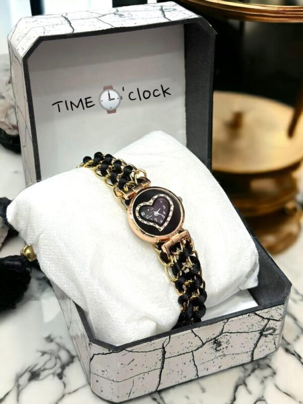 Elegant Dori Steel Watch – A Delicate Blend of Style & Simplicity