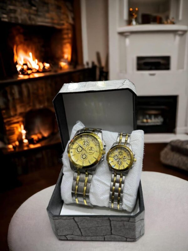 Couple's Movement Quartz Analogue Watch