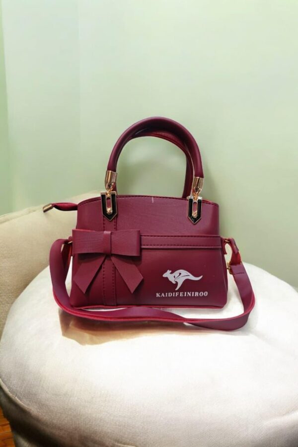 Stylish Everyday Top Handle Purse – Minimalist Design